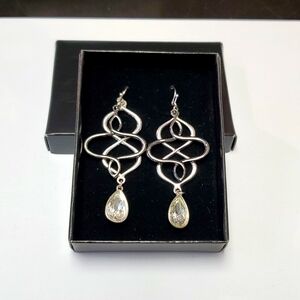 Avon open loop tear drop earrings